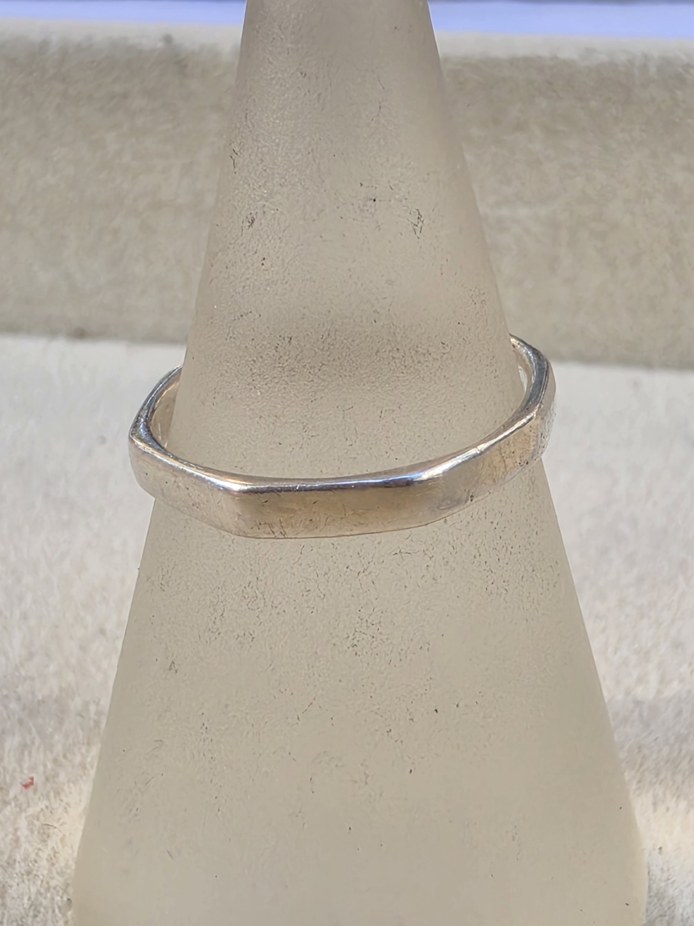 Size 5 ,925: Sterling Silver Geometric Faceted •  1.31g